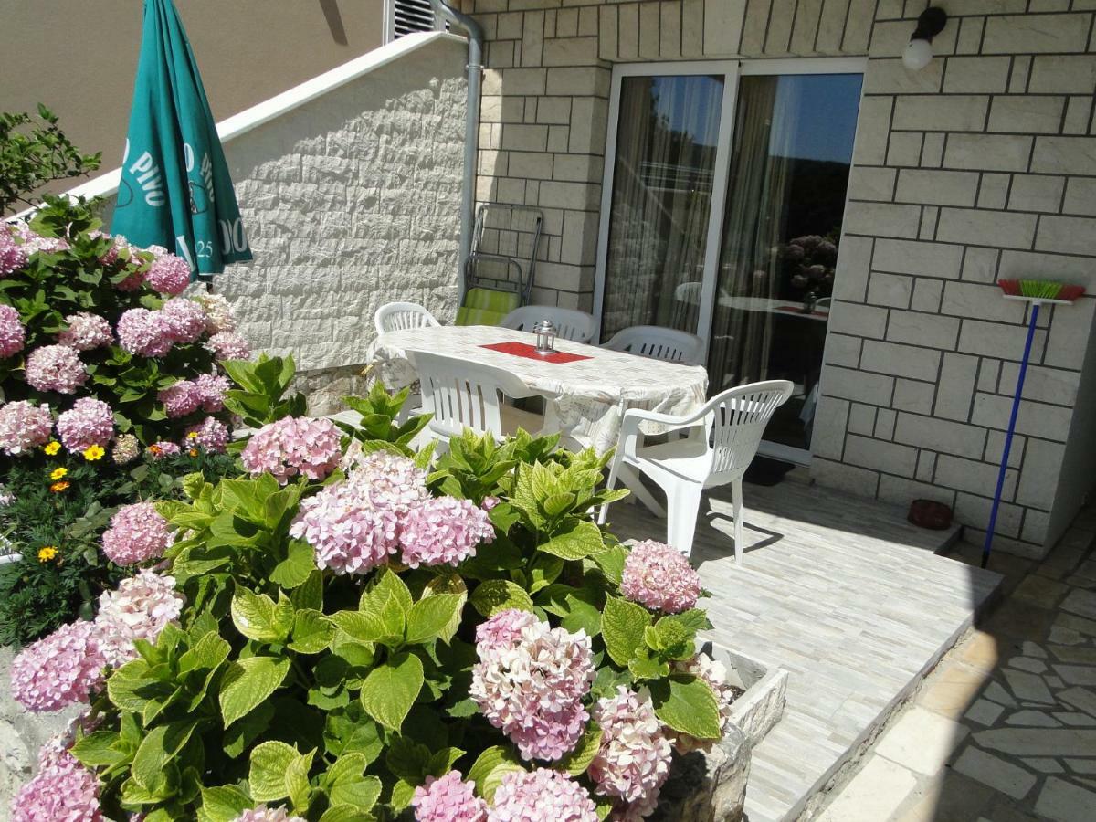 Mir Apartments Primošten Exterior foto